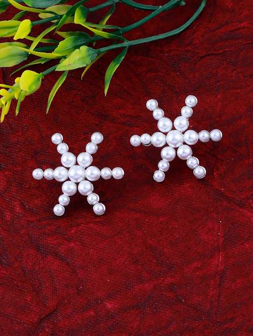 white metal studs earring - 17393832 - Very Small Image - 1