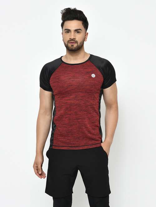 maroon self design t-shirt - 17969147 - Very Small Image - 1