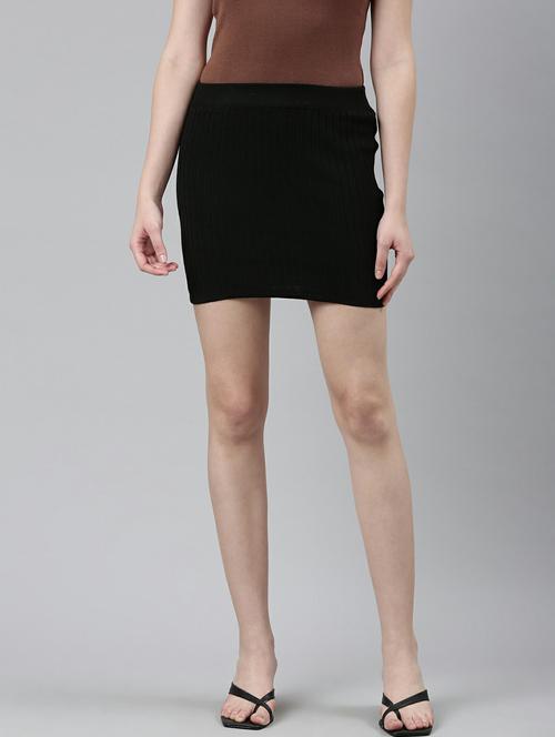 black solid bodycon skirt - 19948269 - Very Small Image - 1