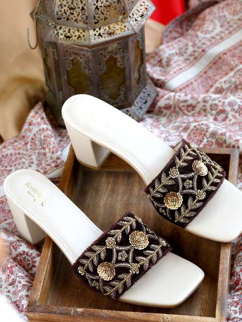 women embroidered ethnic sandals - 20406743 - Very Small Image - 1