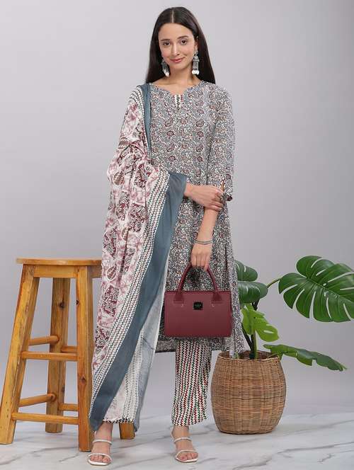 women three quarter sleeve kurta pant with dupatta set - 21916649 - Very Small Image - 1