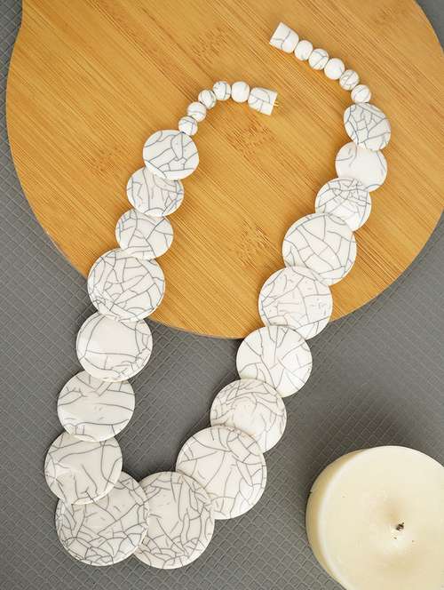 ethnic tribal handmade resin beaded fashion necklace - 21982904 - Very Small Image - 1