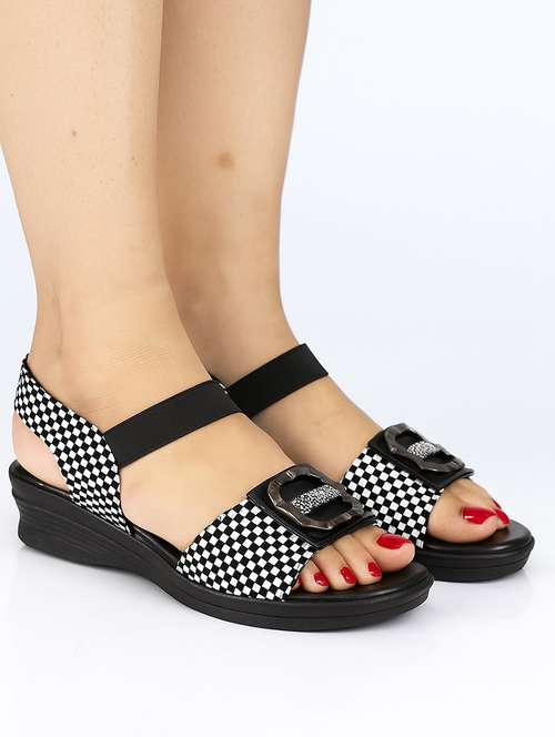 women checkered back strap wedges - 22029524 - Very Small Image - 1