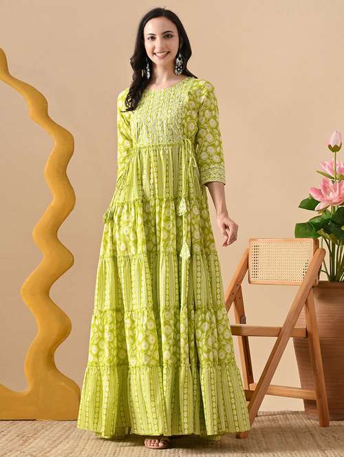 women floral printed three quarter sleeve tiered ethnic dress - 22078423 - Very Small Image - 1