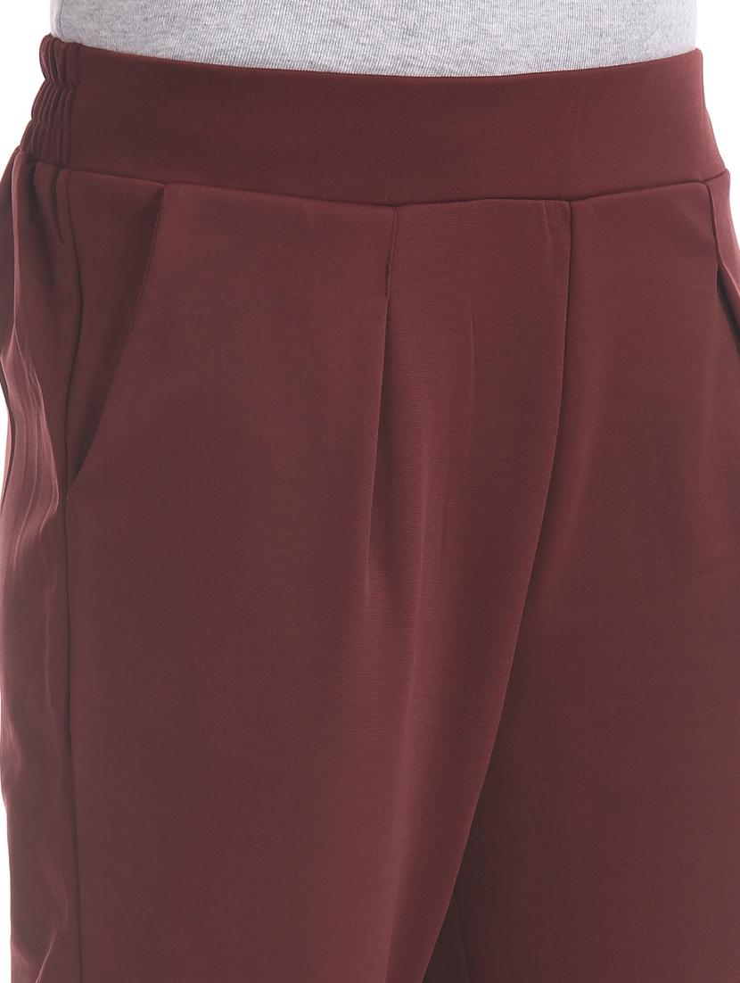 mid rise pleated trouser - 17836394 - Zoom Image - 4