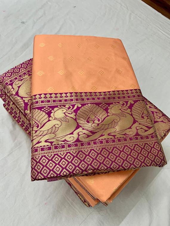 women's self design cream colored saree with blouse - 18372100 - Standard Image - 4