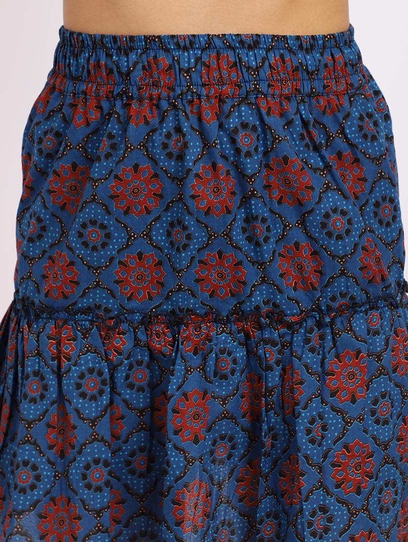 mid rise floral flared skirt - 18386229 - Zoom Image - 4