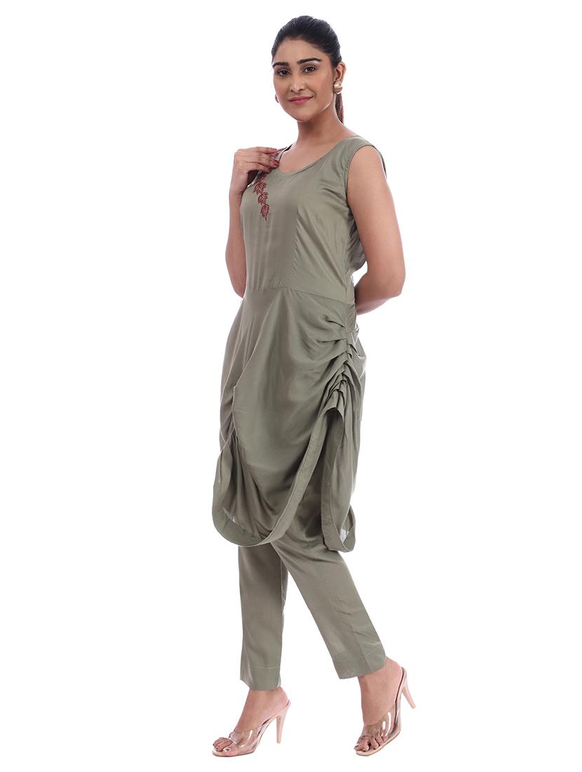 green solid kurta with straight pant set - 18397579 - Zoom Image - 3