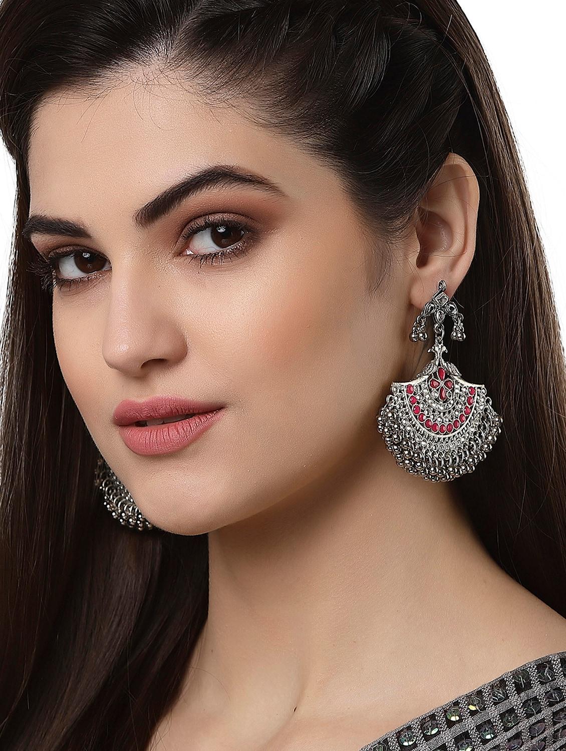 red metal earring - 18633279 - Zoom Image - 3