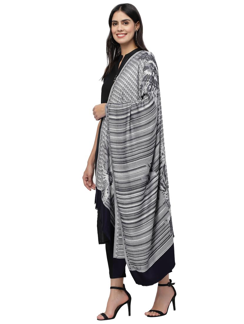women's printed print stole - 19088874 - Zoom Image - 2
