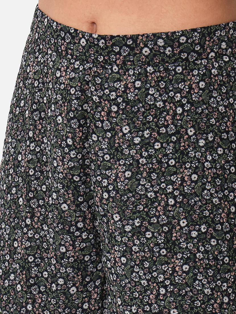 black florals print flared palazzo - 19298123 - Standard Image - 5