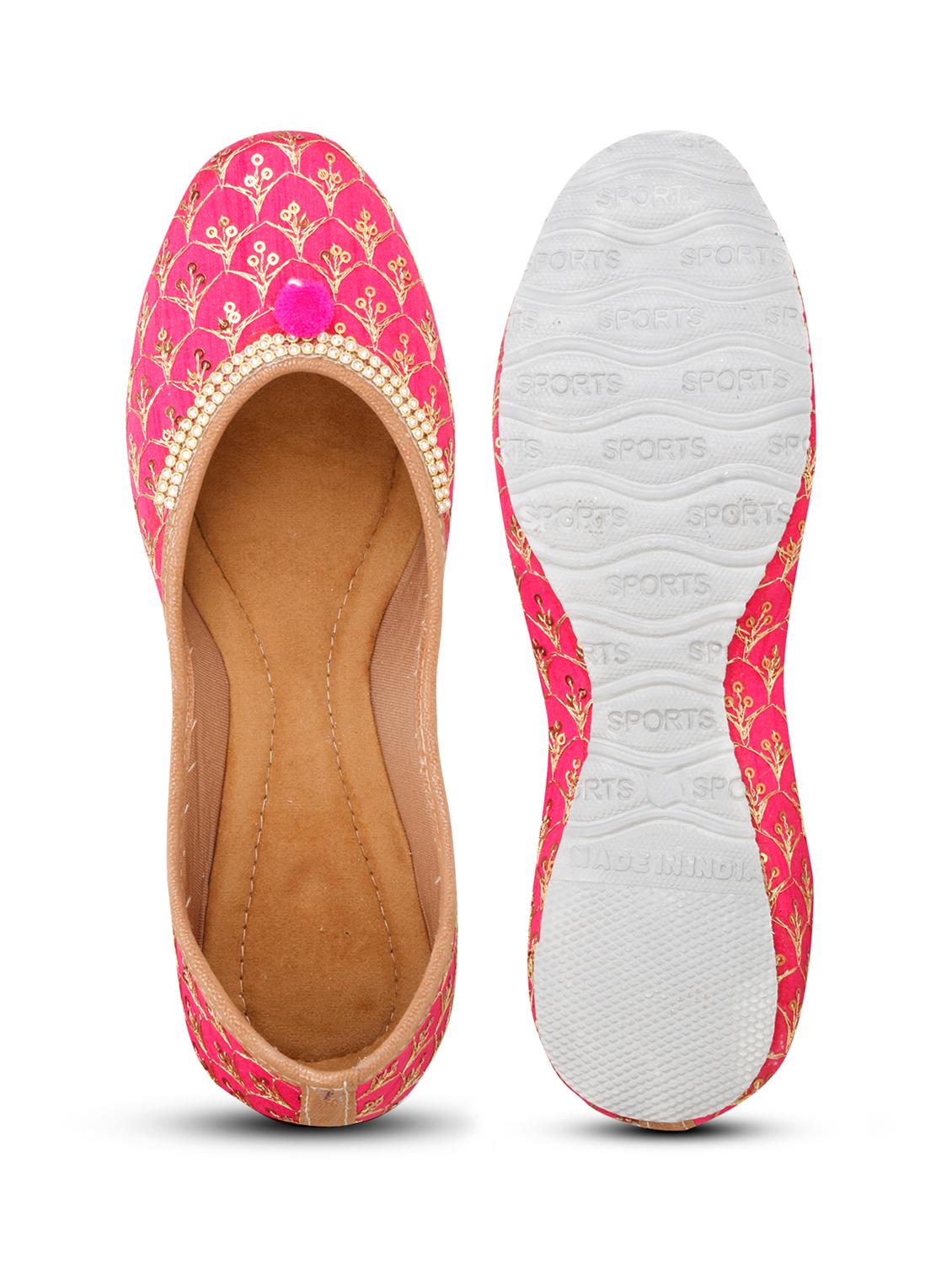 women embroidered jutis - 19436584 - Standard Image - 5