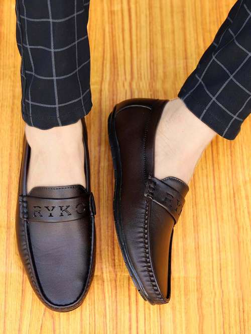 men solid coffee brown slip on loafer - 20333432 - Very Small Image - 1