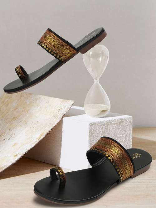 women black with golden strap one toe sandal - 20344198 - Very Small Image - 1