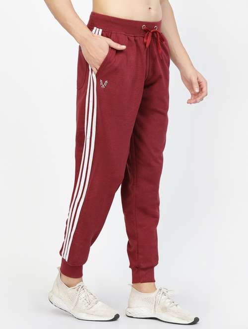 men maroon side taped mid rise jogger - 20502312 - Very Small Image - 1