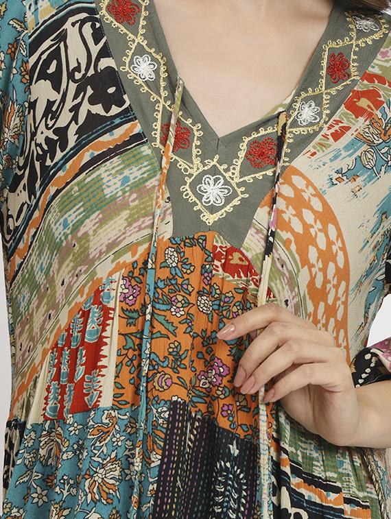women printed neck detailed top - 20542237 - Standard Image - 4