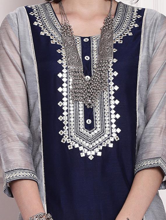 women embroidered straight kurta - 20686451 - Zoom Image - 3