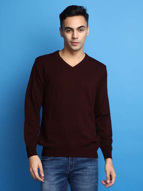 solid maroon v-neck pullover - 20686824 - Very Small Image - 1