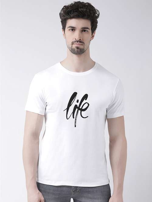men round neck chest print t-shirt - 20688147 - Very Small Image - 1