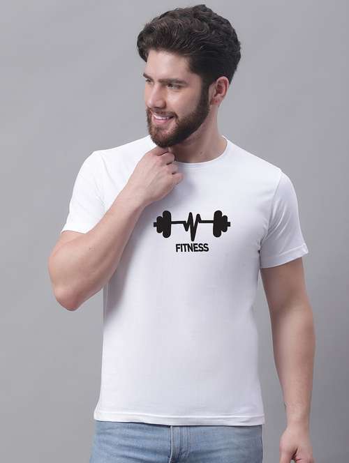 men round neck chest print t-shirt - 20688189 - Very Small Image - 1