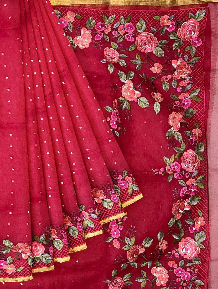 women red embroidered saree with blouse - 20726447 - Standard Image - 5