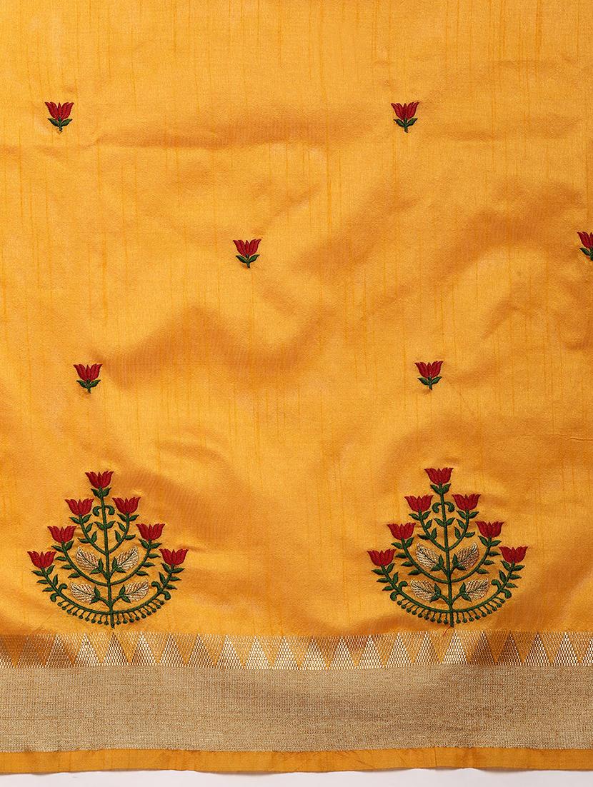 women yellow embroidered saree - 20754430 - Zoom Image - 5
