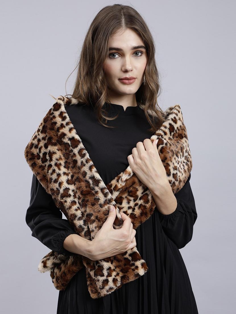 women animal printed fur muffler - 20853053 - Zoom Image - 3