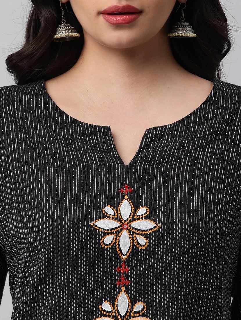 women notch neck cotton straight kurta - 20912065 - Zoom Image - 4