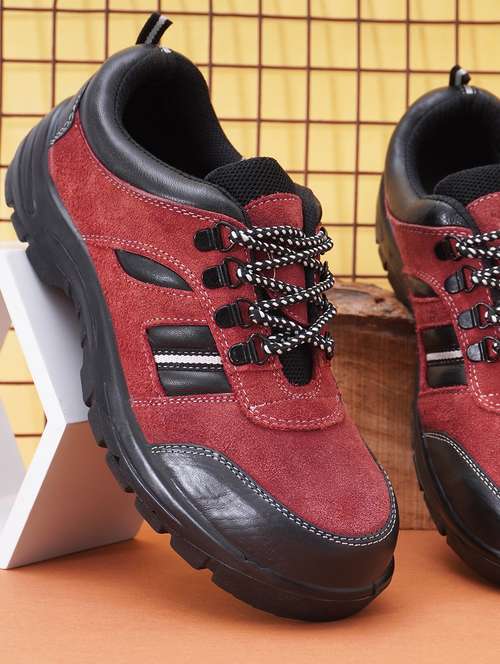 red sport shoes - 21145313 - Very Small Image - 1