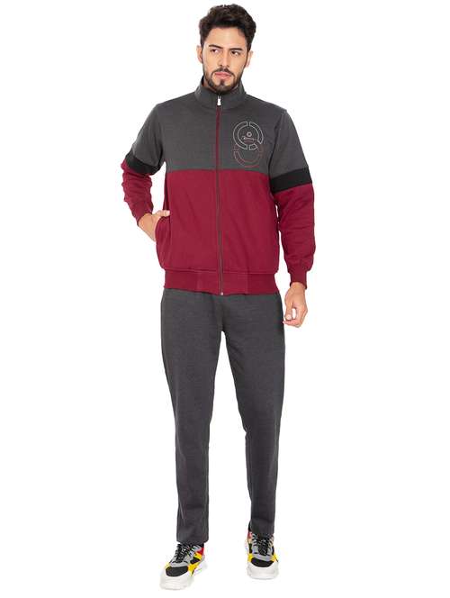 maroon wool track suit - 21275197 - Very Small Image - 1
