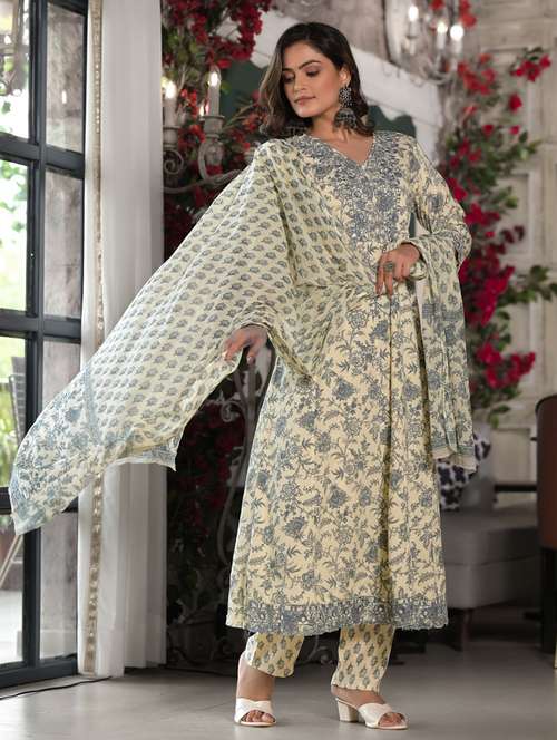 women three quarter sleeve kurta pant with dupatta set - 21391930 - Very Small Image - 1
