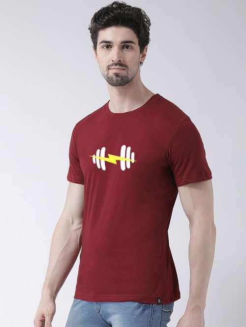 men round neck chest print t-shirt - 21493918 - Very Small Image - 1