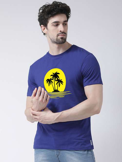men round neck chest print t-shirt - 21493919 - Very Small Image - 1