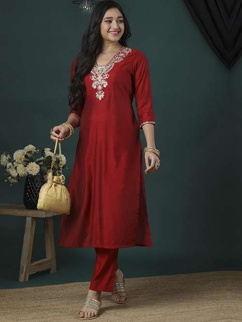 women's maroon zari embroidered v-neck straight kurta & elasticated pants festive set - 21504045 - Very Small Image - 1