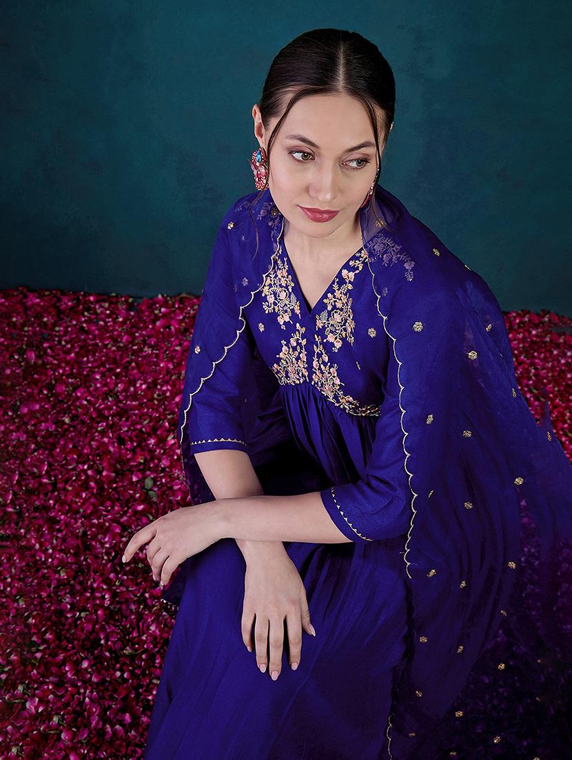 women kurta palazzo set with dupatta - 21531236 - Zoom Image - 2