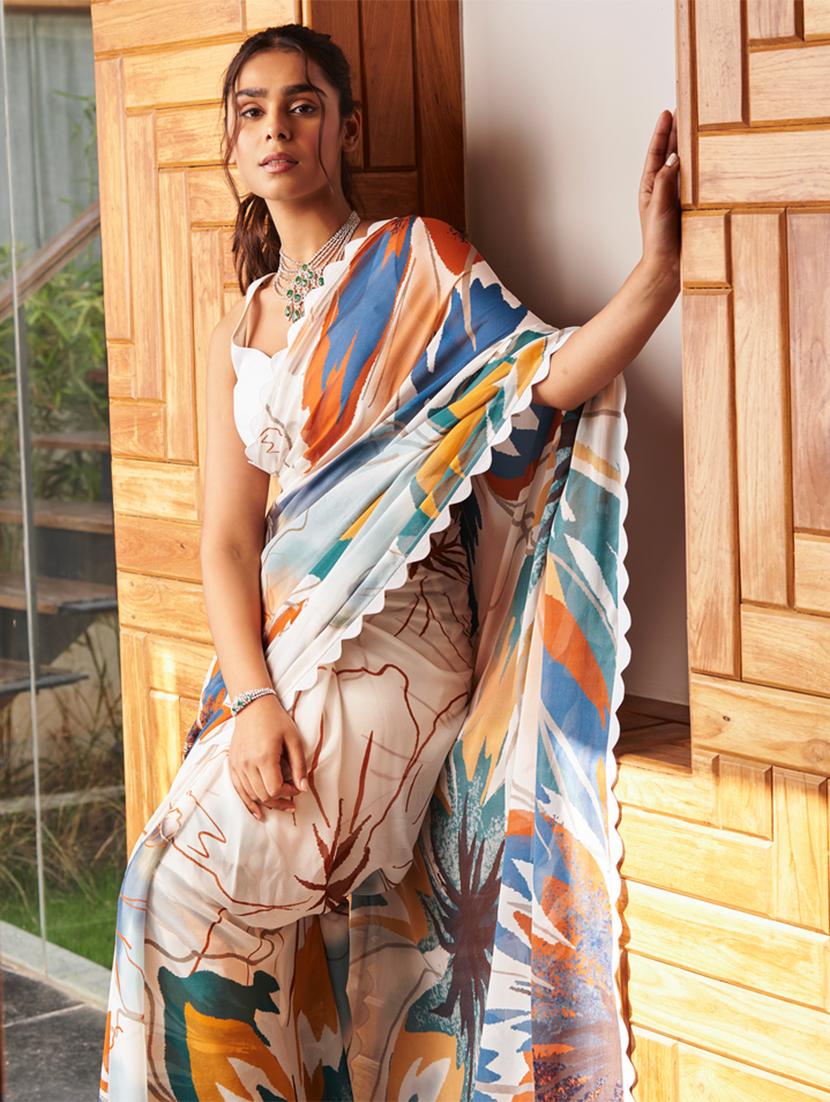 women printed saree with blouse - 21559151 - Zoom Image - 2