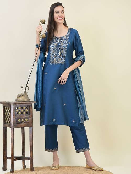 women three quarter sleeve kurta pant with dupatta set - 21629652 - Very Small Image - 1