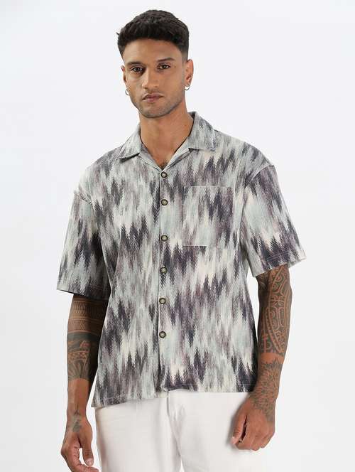 men short sleeves printed casual shirt - 21635820 - Very Small Image - 1