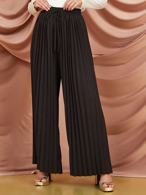 women black solid mid rise flared palazzo - 21672376 - Very Small Image - 1