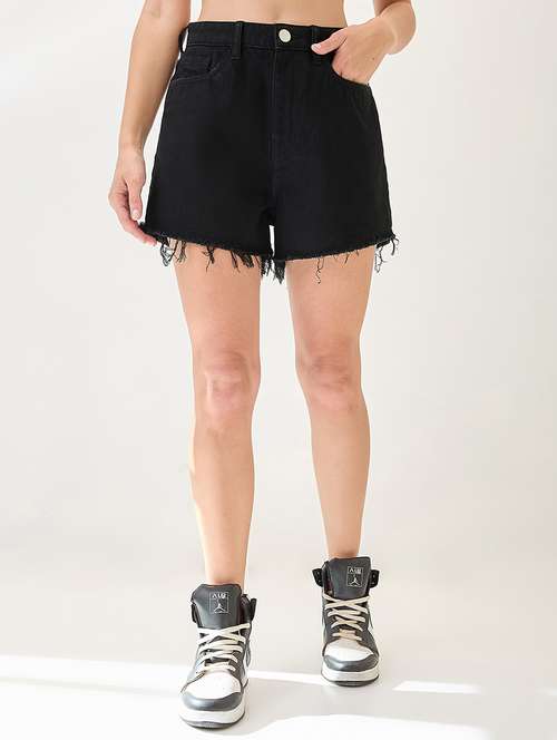 globus women black slim fit mid-rise frayed hem denim shorts - 21767522 - Very Small Image - 1