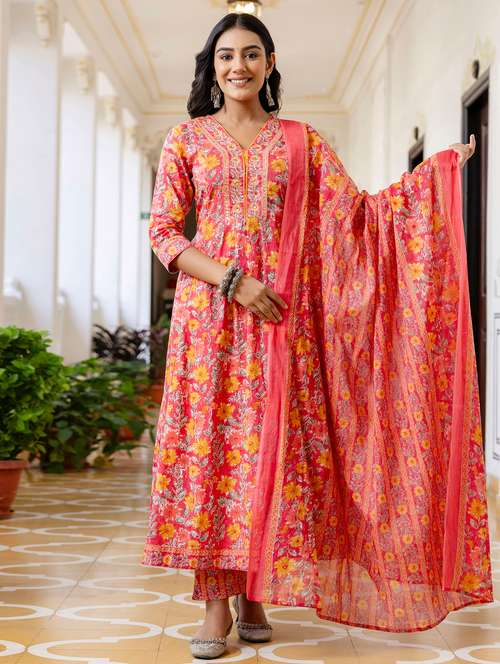 women three quarter sleeve kurta pant with dupatta set - 21785575 - Very Small Image - 1