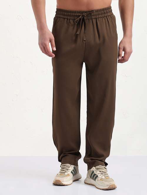 men brown solid ragular fit low rise casual trouser - 21843941 - Very Small Image - 1