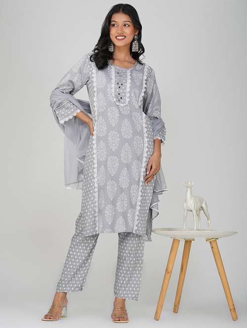 women three quarter sleeve kurta pant with dupatta set - 21901351 - Very Small Image - 1