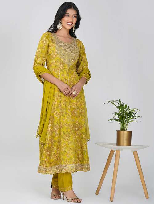 women three quarter sleeve kurta pant with dupatta set - 21901362 - Very Small Image - 1