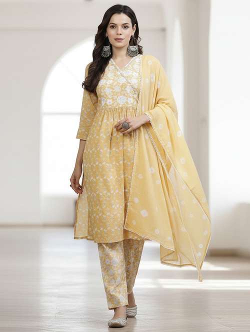 women three quarter sleeve kurta pant with dupatta set - 21918859 - Very Small Image - 1