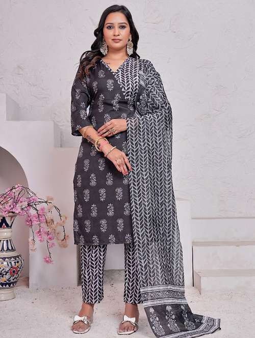 women three quarter sleeve kurta pant with dupatta set - 22042176 - Very Small Image - 1