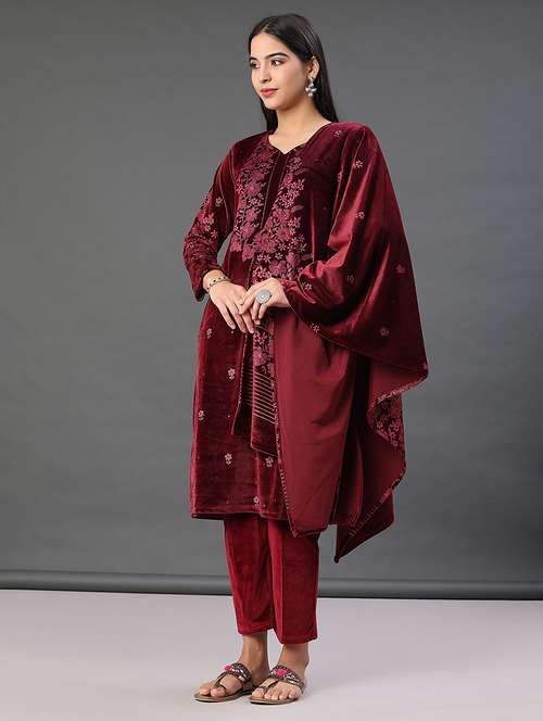 women embroidered velvet kurta and pant with dupatta set - 22102884 - Very Small Image - 1