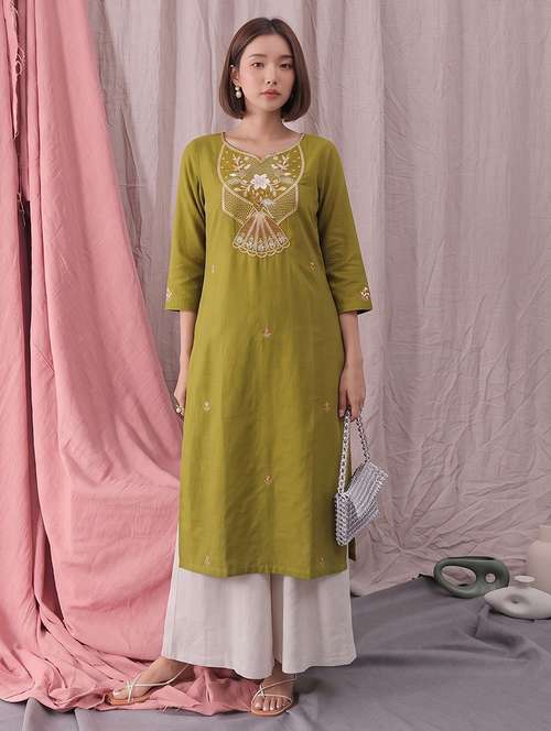 Wwomen Embroidered Sweatheart Neck Straight Kurta - 22665178 - Very Small Image - 1
